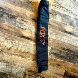 Insulated can holder, crossbody